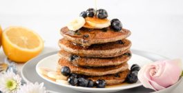 Pancakes banana e mirtilli vegan senza glutine