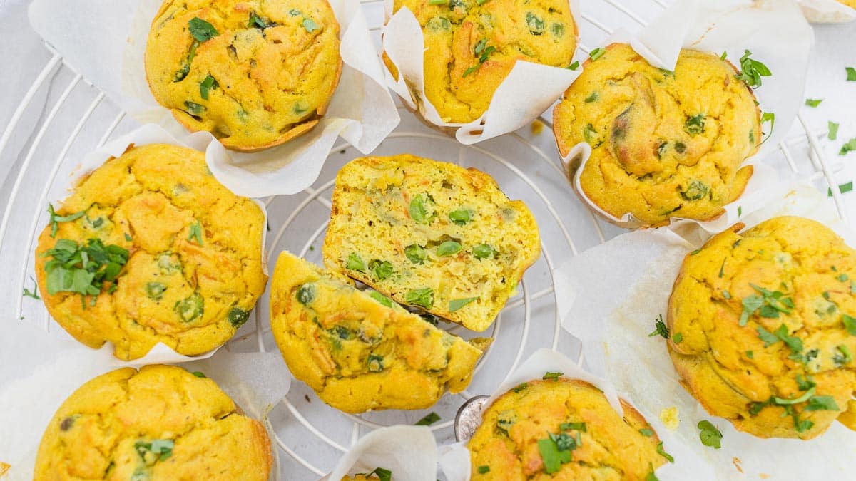Muffins salati senza uova - Con farina di ceci | Veganly.it - Ricette vegane dal web