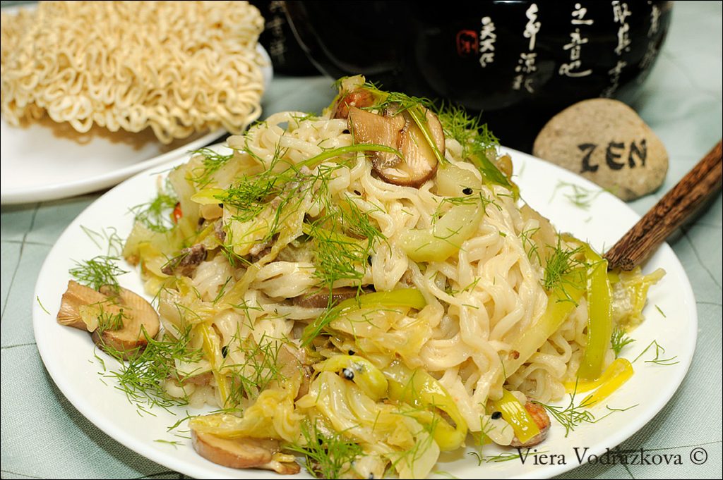 Ramen noodles con le verdure di stagione