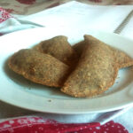 Biscotti di grano saraceno ripieni di prugne secche