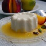 Biancomangiare pesche e mandorle Biancomangiare pesche e mandorle