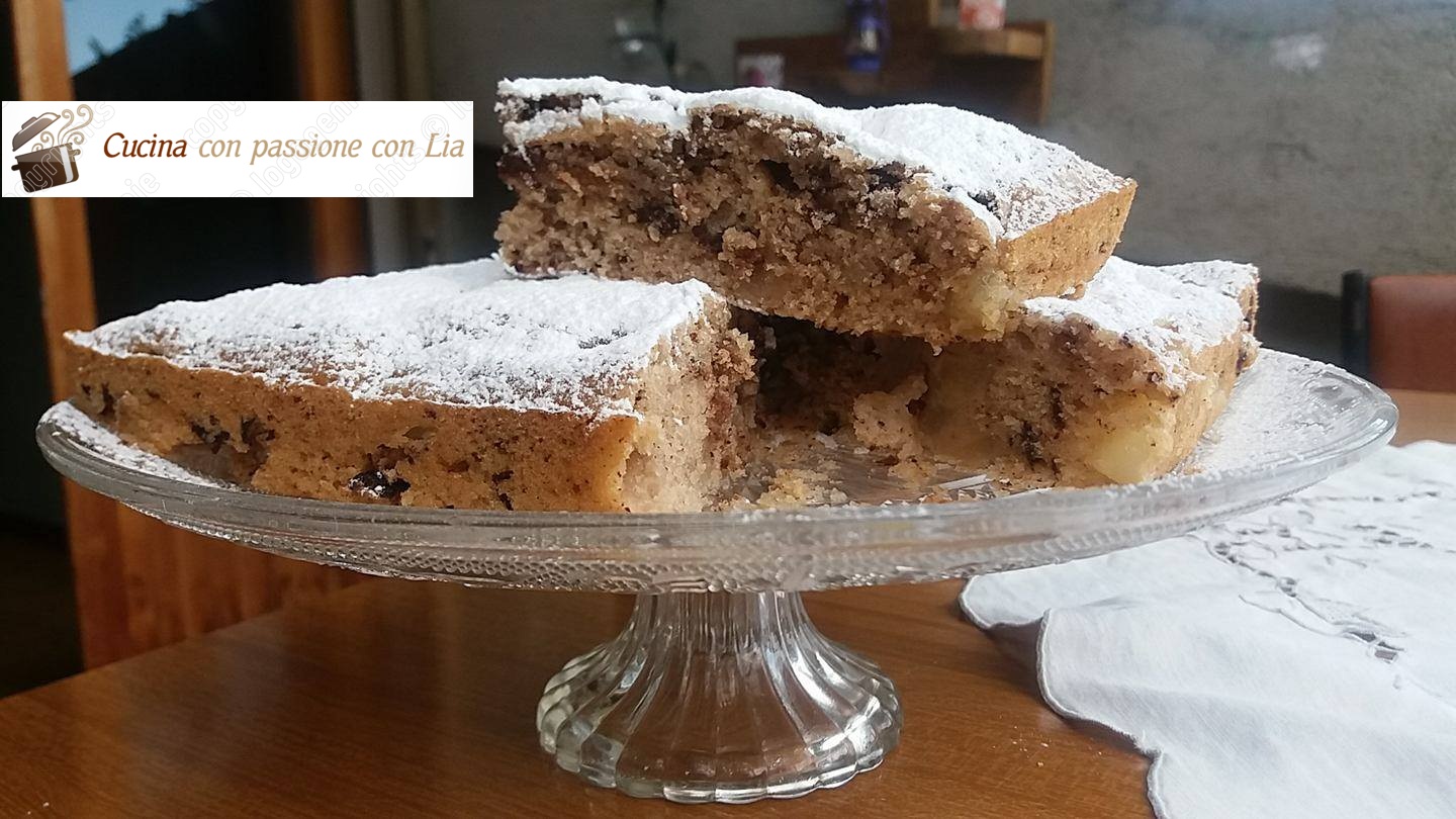 Torta vegan pere, cioccolato e cannella