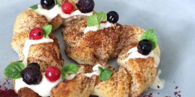 Cuore di pasta sfoglia, ripieno di cioccolato bianco e mele