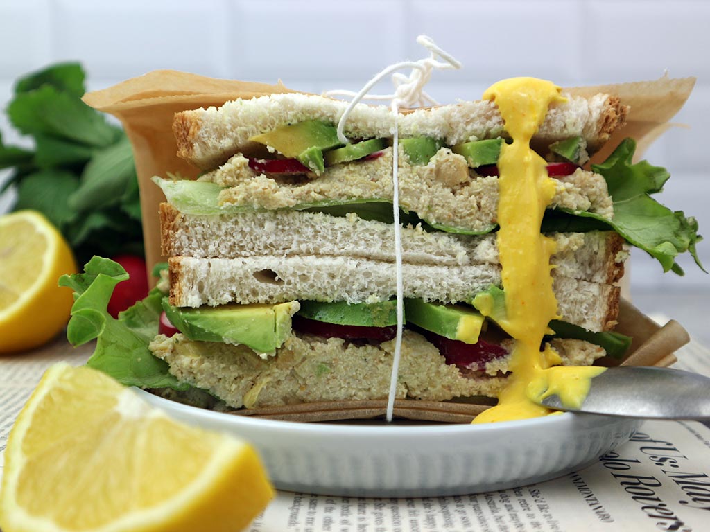 La ricetta facile e buona del vegan tunacado sandwich