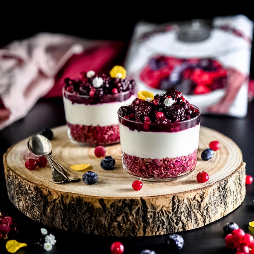 Cheesecake con frutti di bosco al bicchiere