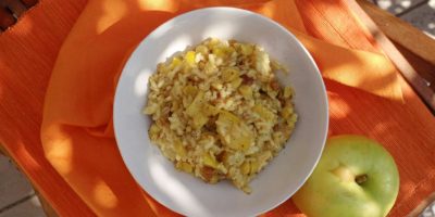 Mix cereali con mele, uvetta e mandorle