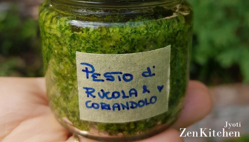 Pesto di rucola e coriandolo fresco