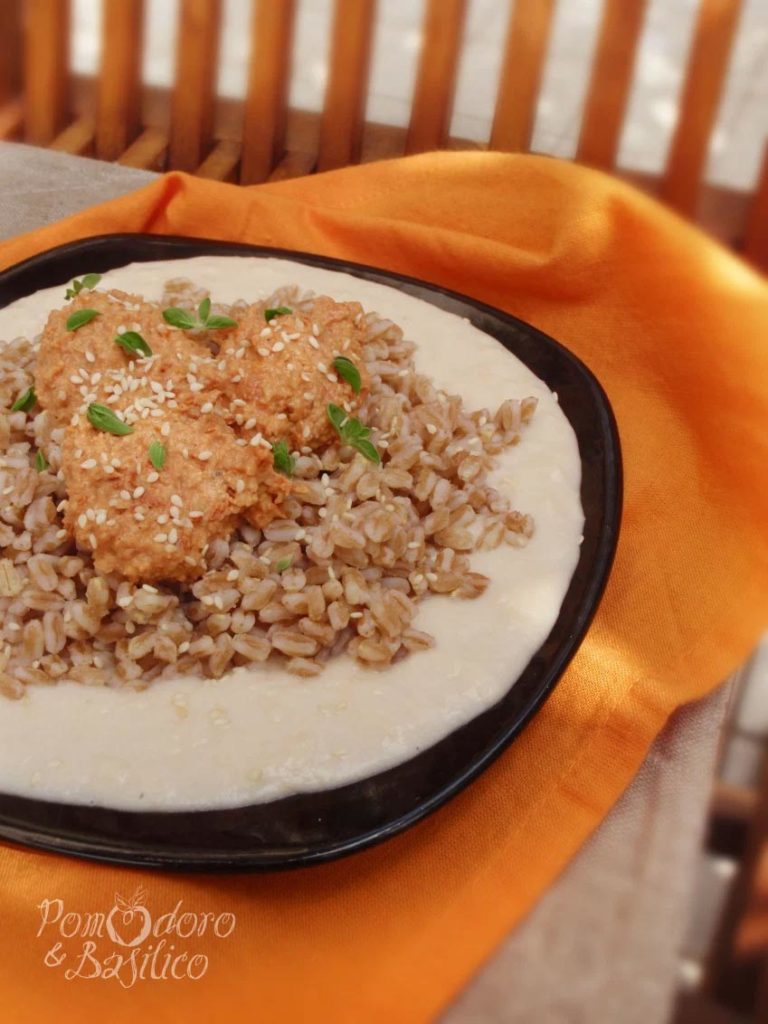 Farro con crema di pomodori secchi e cannellini