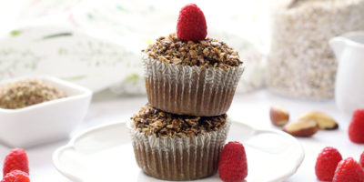 Muffins per la colazione con crumble e cuore di lamponi (senza glutine, vegan)