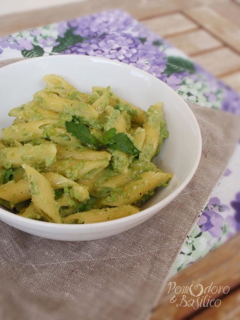 Penne con “pesto” di piselli