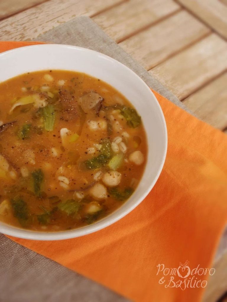 Zuppa di ceci alle erbe