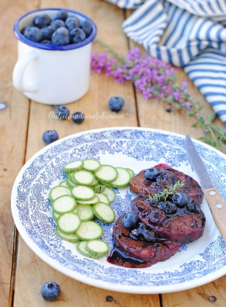 Scaloppine di seitan ai mirtilli