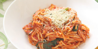 Spaghetti al pomodoro veloci 2.0, pronti in 15 minuti (vegan senza glutine)