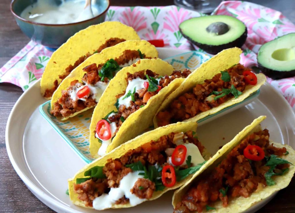 Tacos con ragù di tempeh e panna acida