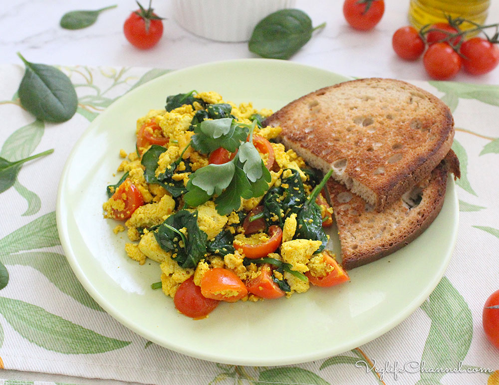 Tofu strapazzato con verdure (vegan senza glutine)