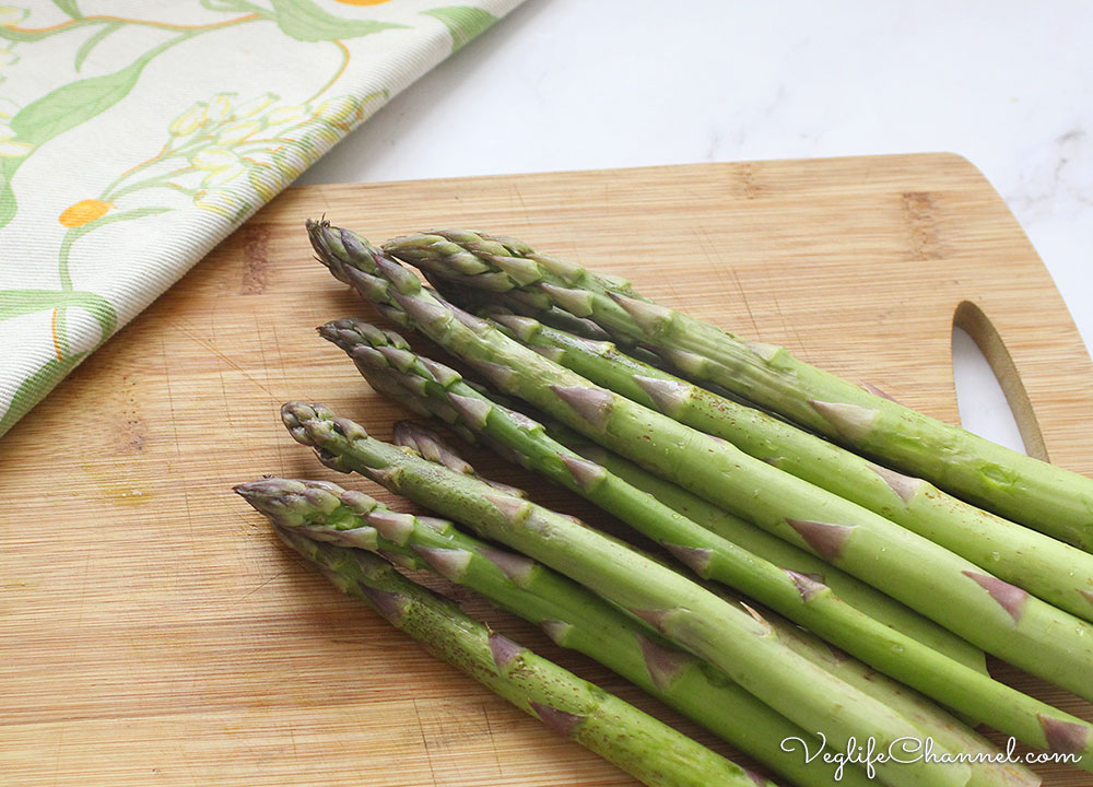 Come pulire e cucinare gli asparagi