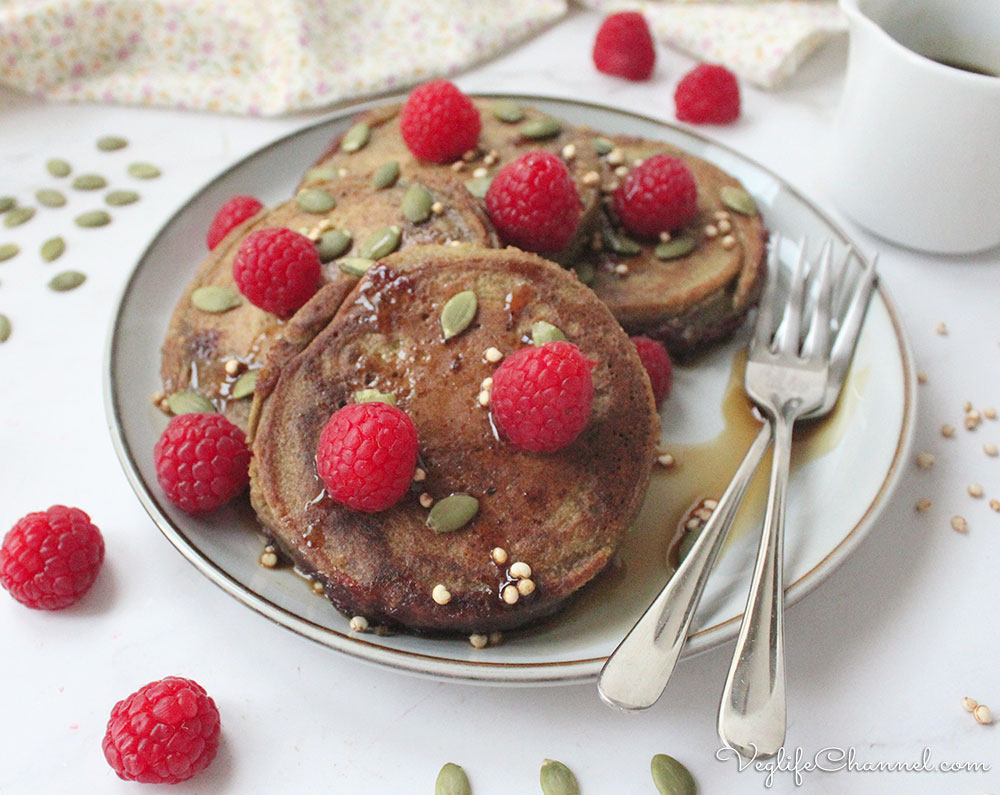 Pancakes di teff con cuore di amarena (vegan, senza glutine)