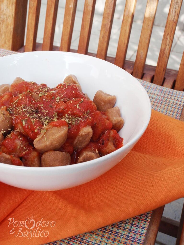 Gnocchi di lenticchie al sugo