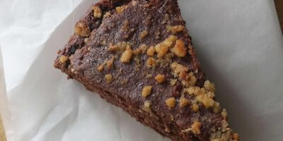 Torta vegana noci e cioccolato