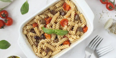 Pasta “feta” e pomodorini (vegan, senza glutine)