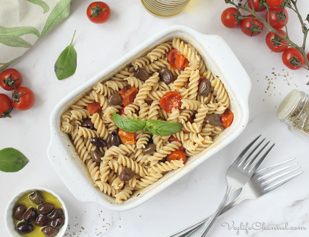 Pasta “feta” e pomodorini (vegan, senza glutine)