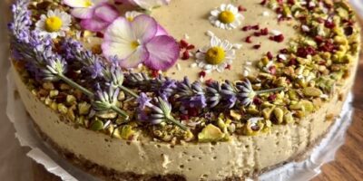 Cheesecake al pistacchio vegana, senza glutine e senza forno