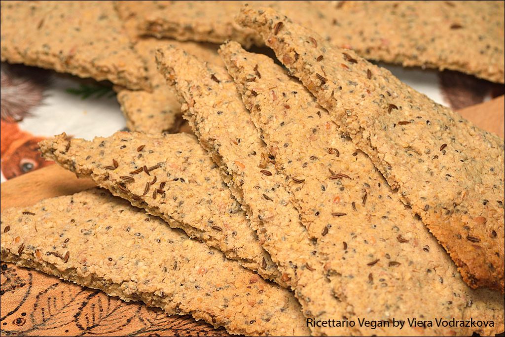 Crackers all’avena senza glutine con chia e lino