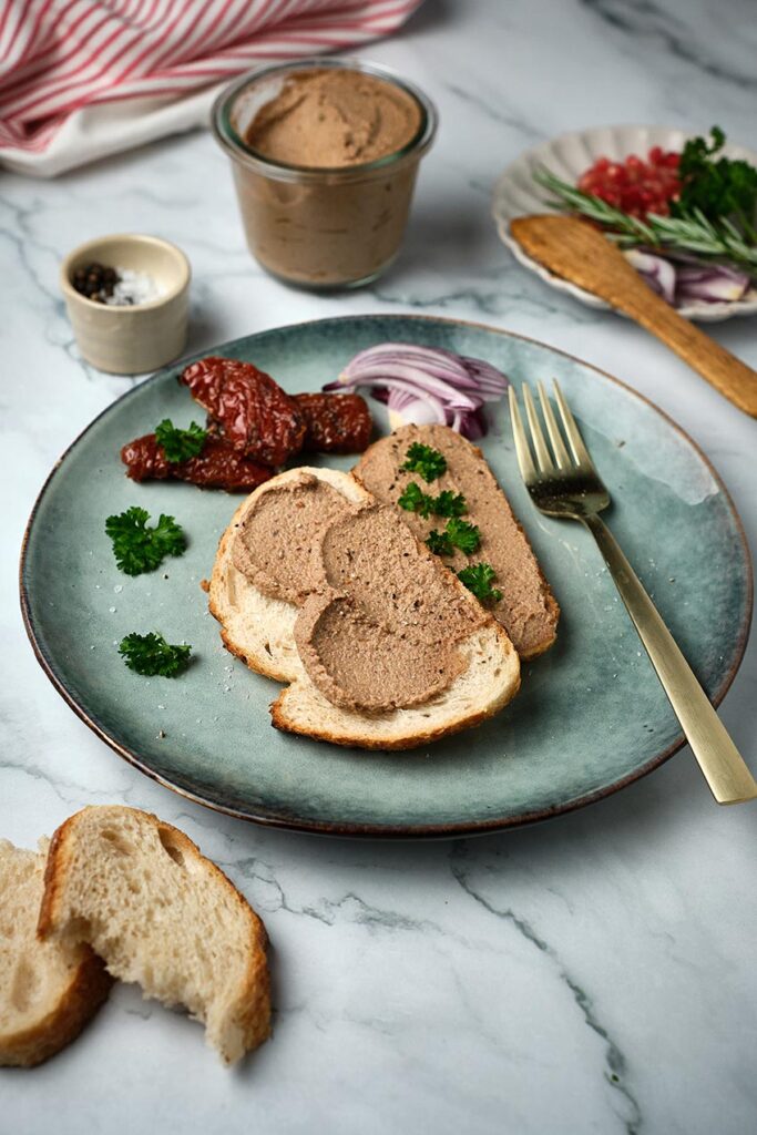 Paté di funghi e noci