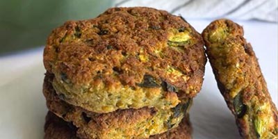 Burger vegani di ceci con carote e zucchine